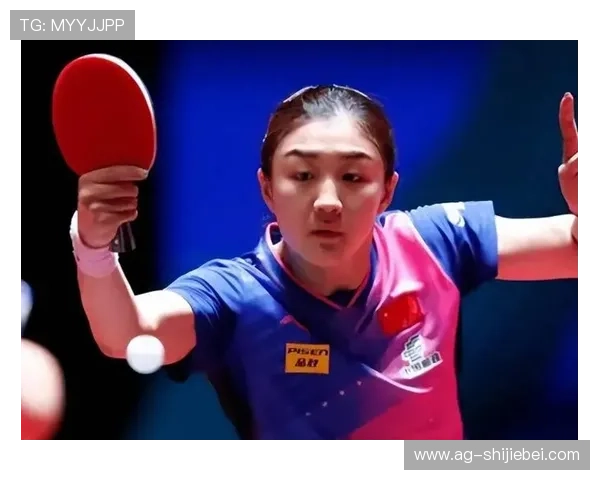 世界杯美女主持在直播中的精彩表现，带来不一样的视觉盛宴